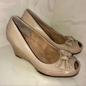 Aerosoles beige wedges size 8.5 EUC